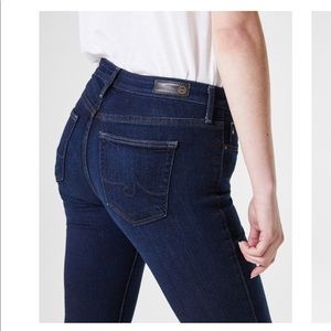 AG the Prima Mid-Rise Cigarette Jeans